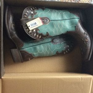 Women’s Ariat boots